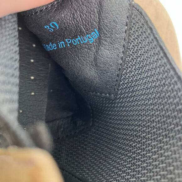 CLOUD Footwear Womens Viva Slip-on Mid Top Sneakers Tan Taupe w Black Star Gore - Picture 16 of 16